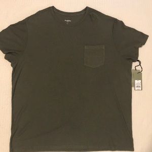 Men’s green tshirt